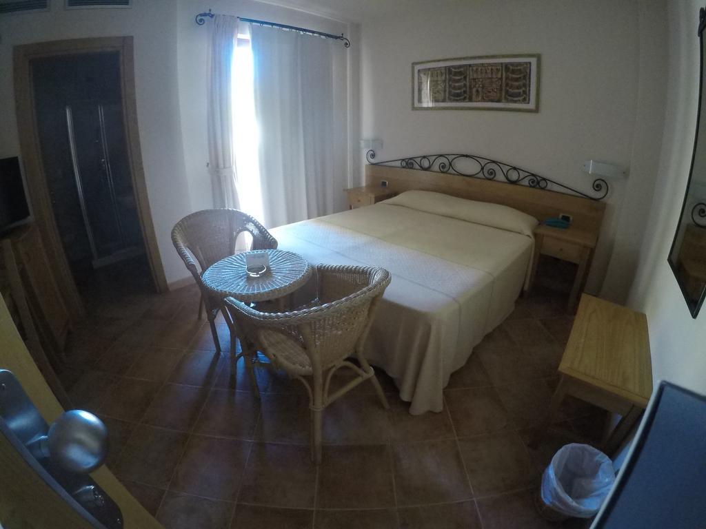Hotel Villa Gustui Maris كالا غونوني المظهر الخارجي الصورة