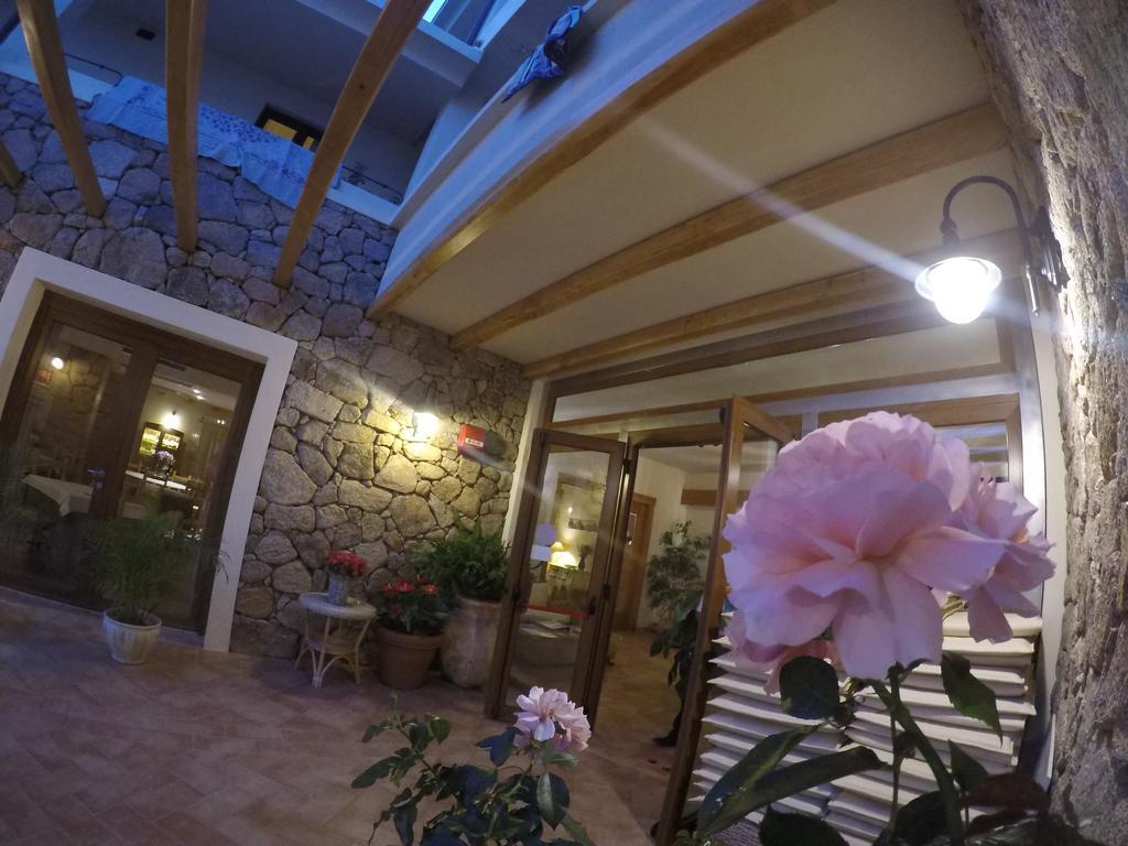 Hotel Villa Gustui Maris كالا غونوني المظهر الخارجي الصورة