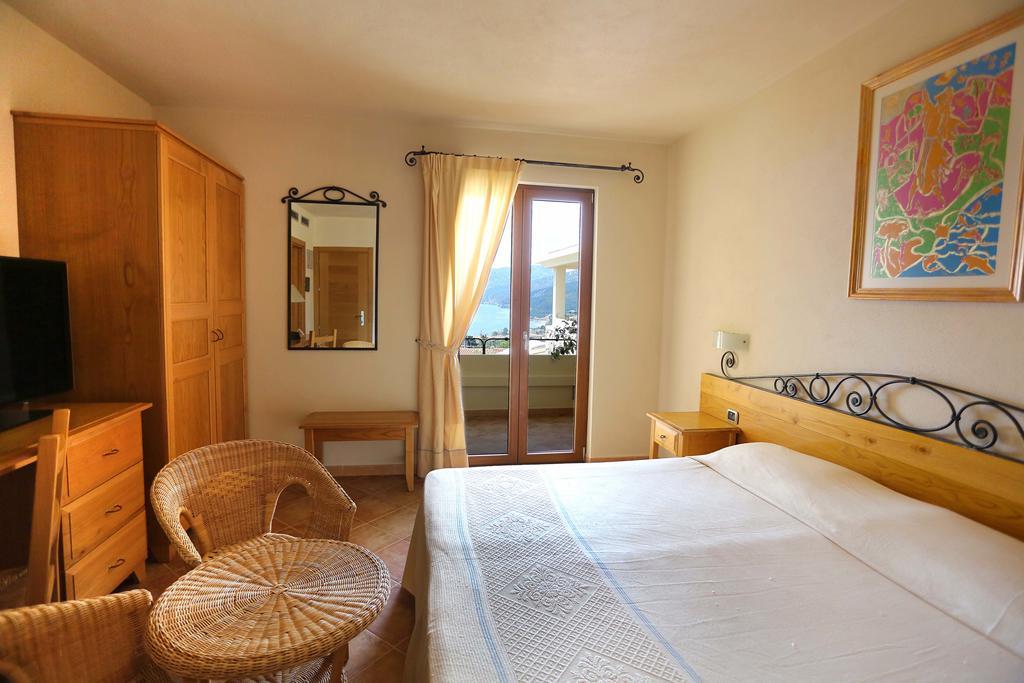 Hotel Villa Gustui Maris كالا غونوني المظهر الخارجي الصورة
