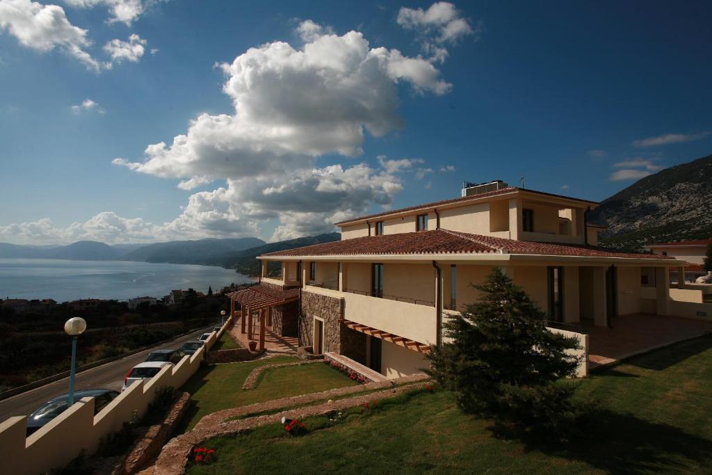 Hotel Villa Gustui Maris كالا غونوني المظهر الخارجي الصورة