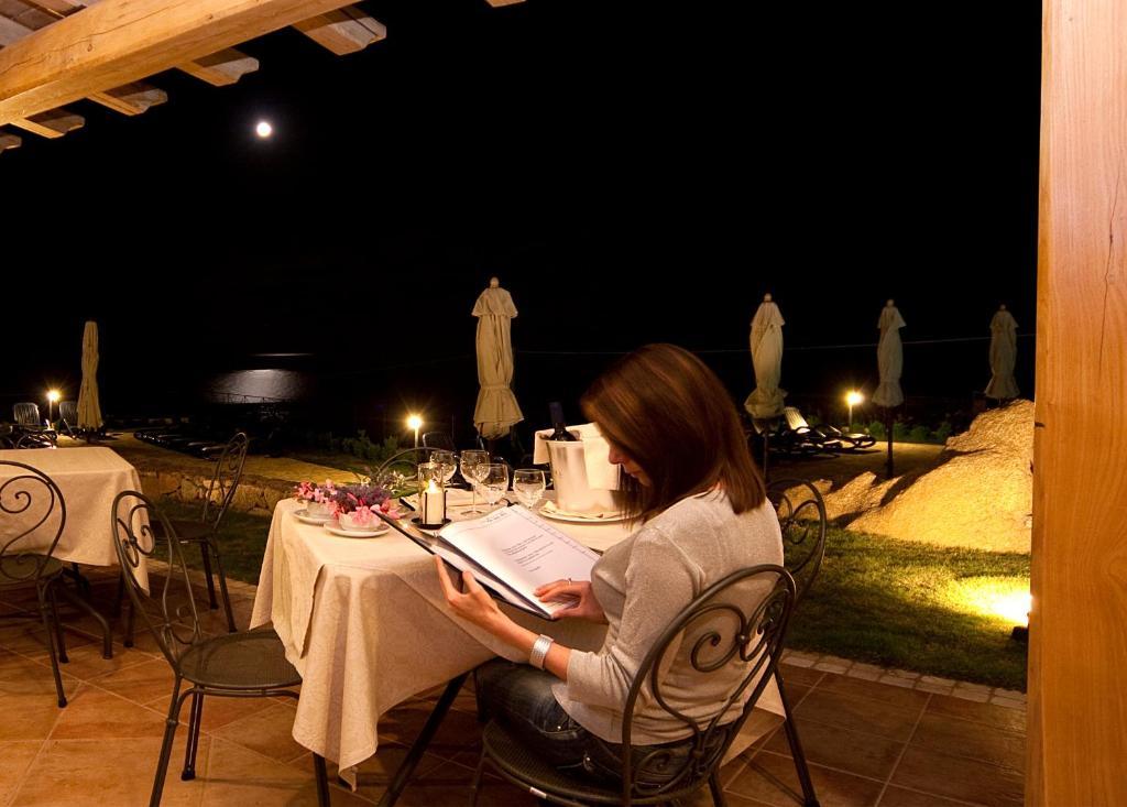 Hotel Villa Gustui Maris كالا غونوني المظهر الخارجي الصورة